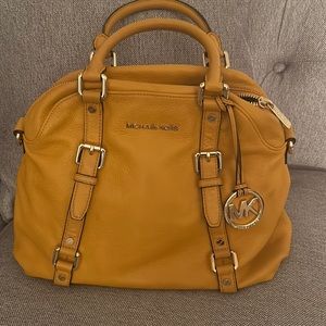 Beautiful leather Michael Kors handbag